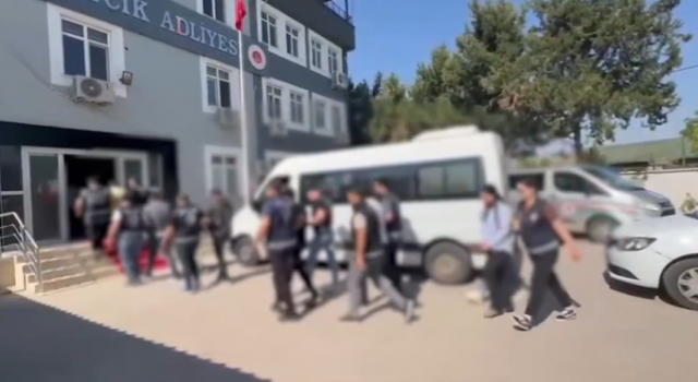 52 milyar TL'lik para trafiği tespit edildi! Dev operasyonda yüzlerce gözaltı