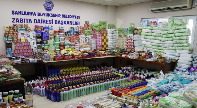 Büyükşehir zabıtası, market raflarını mercek altına aldı