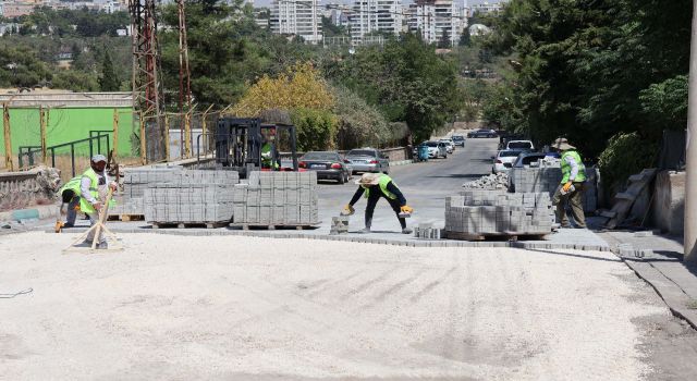 Haliliye’de yol çalışmaları 12 ekiple sürüyor