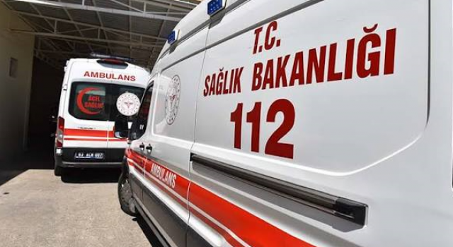 Kardeşler arasındaki tartışma bıçaklı kavgaya dönüştü: 1’i ağır 2 yaralı