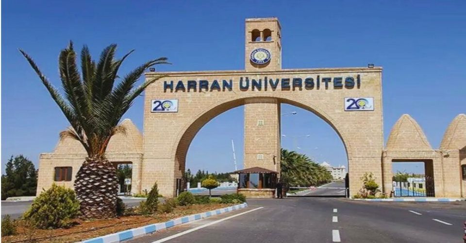 Profesörü var, doçenti var ama öğrencisi yok!