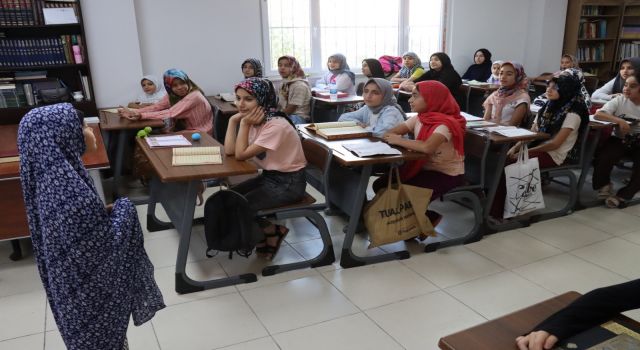 Şanlıurfa’da çocuklar yaz tatilini Kur’an-ı Kerim öğrenerek değerlendiriyor