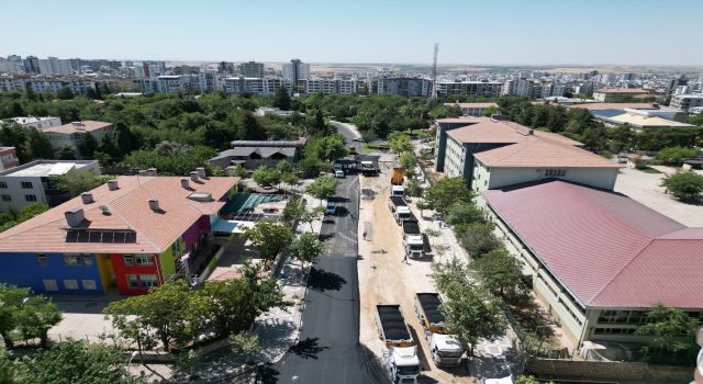 Siverek'in caddelerinde çalışmalar aralıksız sürüyor