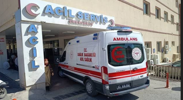 Şanlıurfa’da otomobil şarampole devrildi: 3 kişi yaralandı