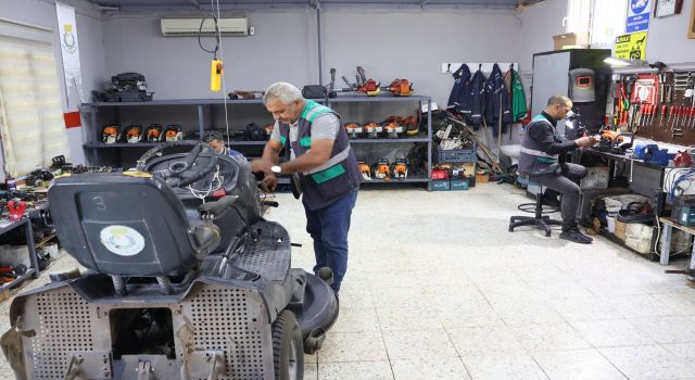 "Üreten Belediye" Haliliye'de Kent Mobilyalarını Kendi Üretiyor