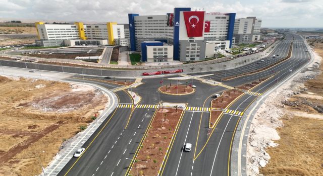 Büyükşehir, şehir hastanesi önünde ulaşımı güvenli hale getiriyor