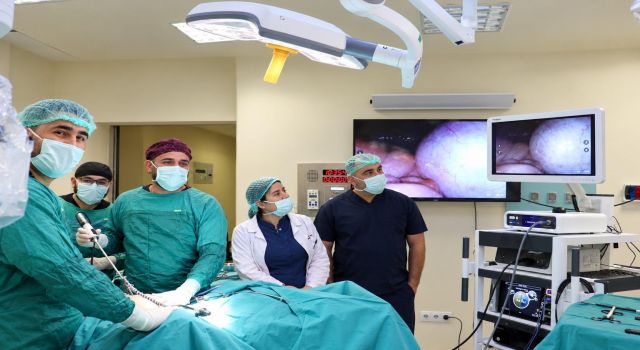 Şanlıurfa’da 12 Santimetrelik Kitle Robotik Cerrahiyle Çıkarıldı