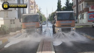 Haliliye'de caddeler köpüklü suyla yıkanıyor