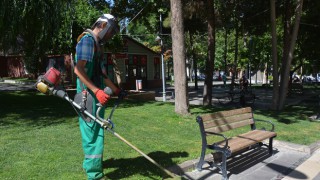 Siverek’te parklara bakım yapılıyor