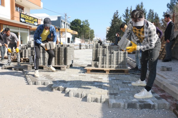 Akçakale’de yol çalışmaları sürüyor
