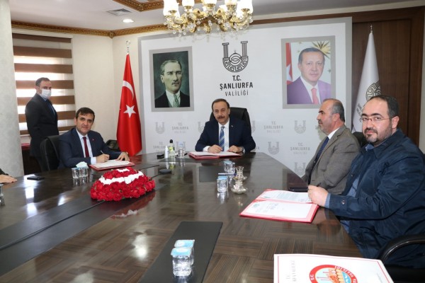 Aziz Mahmud Hüdayi Vakfı’ndan Barış Pınarı bölgesine destek