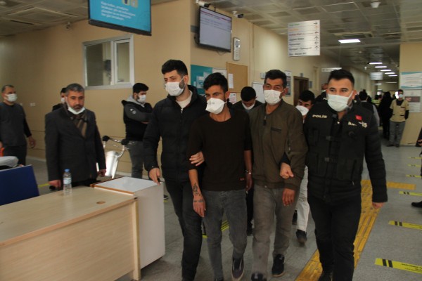 Hilvan'da iki polisi yaralayan şüpheliler gözaltına alındı