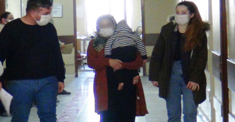 Şanlıurfa'da kundaktaki bebekle hırsızlık yapmaya çalışan kadın gözaltına alındı (EK)