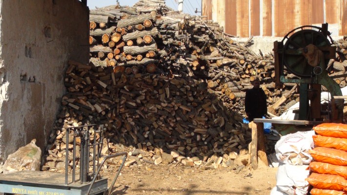 Şanlıurfa’da odun satışı azaldı