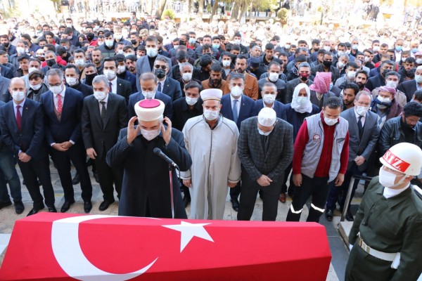 Terhis olduktan sonra hayatını kaybeden asker toprağa verildi