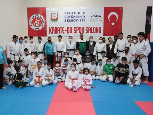 Beyazgül karate yapan gençlerle buluştu