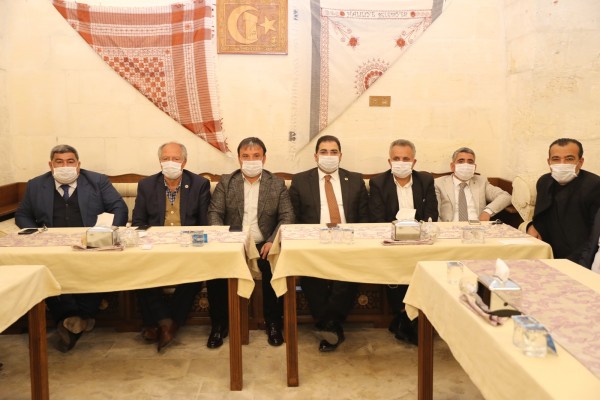 Canpolat, muhtarlarla görüştü