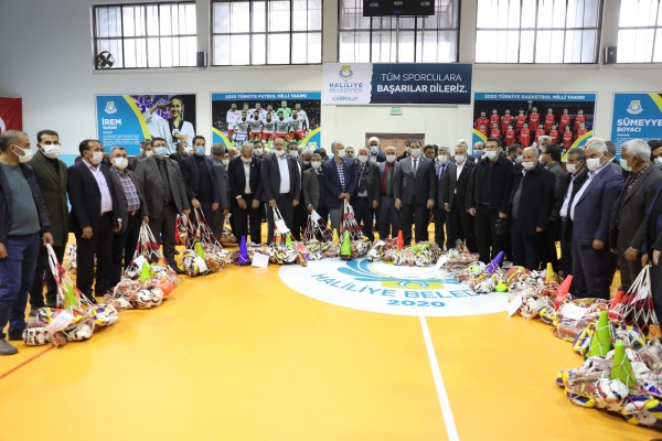 Haliliye'de 80 okula spor malzemesi desteği sağlandı