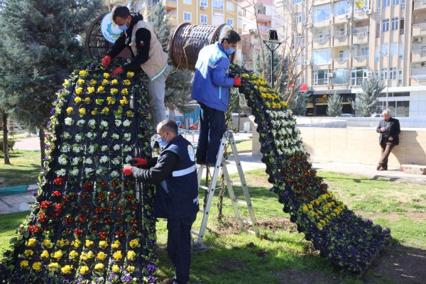 Haliliye’deki parklarda bahar çalışmaları başladı