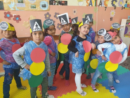 Harranlı minikler 'kırmızı' çizgiye dikkat çektiler