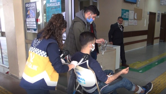 Karaköprü’de bıçaklı kavga: 2 yaralı