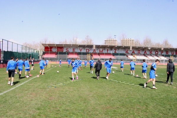 Karaköprüspor hazırlıklarını sürdürüyor