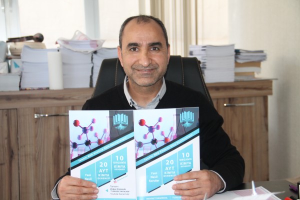 Kimya öğretmeninden örnek davranış