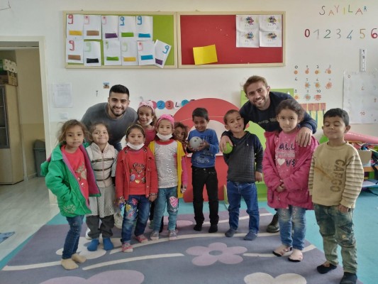 Şanlıurfasporlu oyuncular öğrencileri ziyaret etti