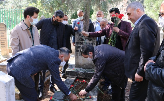 Tenekeci Mahmut mezarı başında anıldı