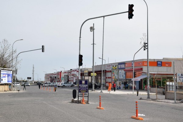 Viranşehir’de kavşaklara sinyalizasyon takıldı