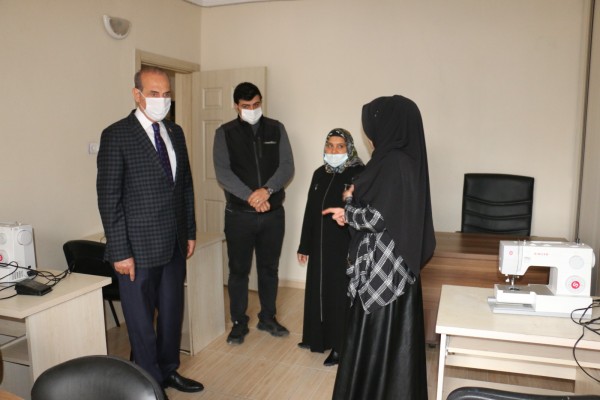 Yalçınkaya’dan kadın destek merkezine ziyaret