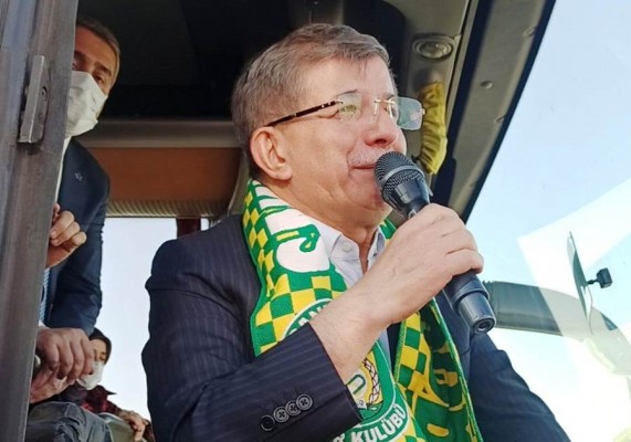 Davutoğlu Şanlıurfa'ya geldi