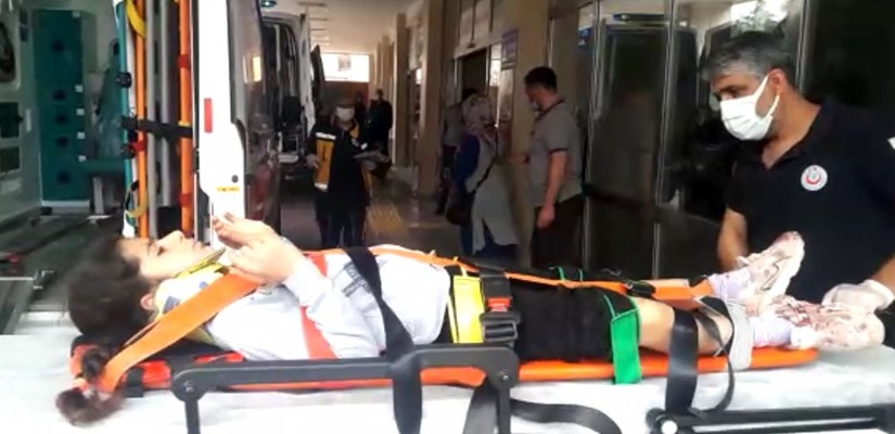 Karaköprü'de araç devrildi: 5 yaralı