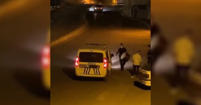 Urfa'da sahurda polisten davul şov