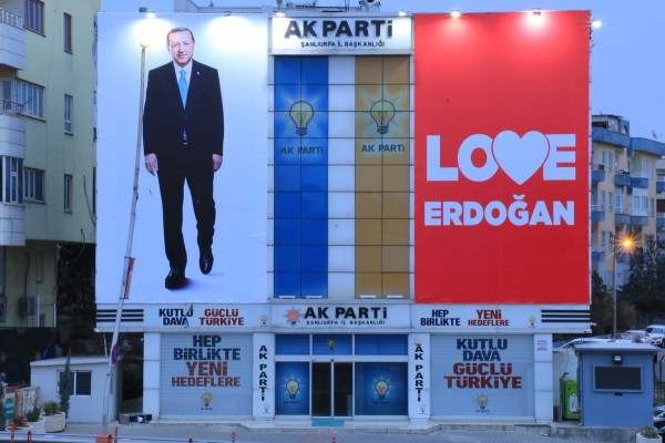 AK Parti Şanlıurfa yönetiminde başkan değişti
