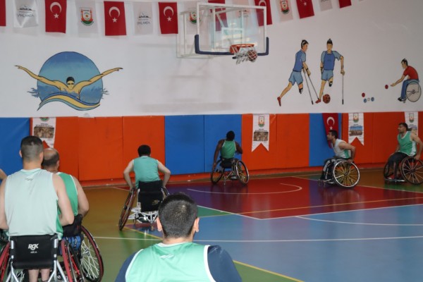 Büyükşehir şampiyonluk yolunda