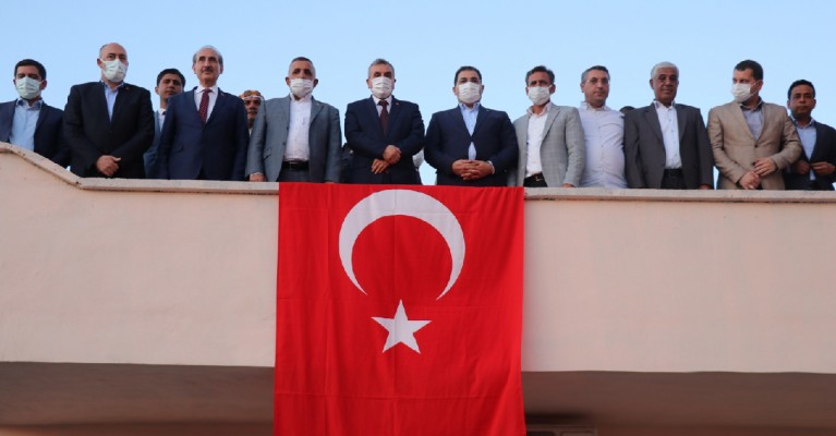 Şanlıurfa'da başkanlar 19 Mayıs için balkonda...
