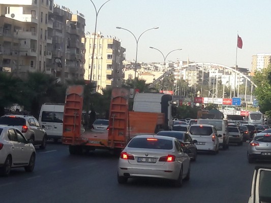 Şanlıurfa'da normalleşmede trafik yoğunluğu