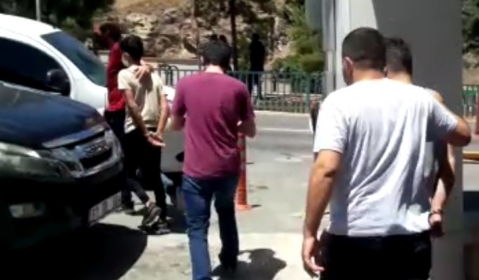 Balta ve bıçaklı kavgaya 5 gözaltı
