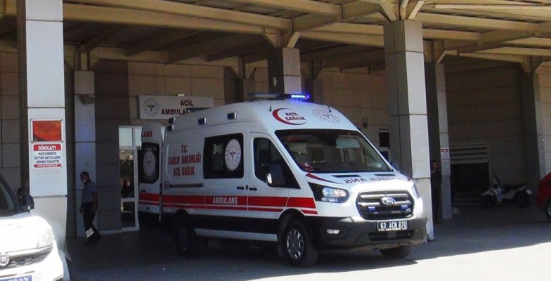 Haliliye'de otomobil takla attı: 2 yaralı