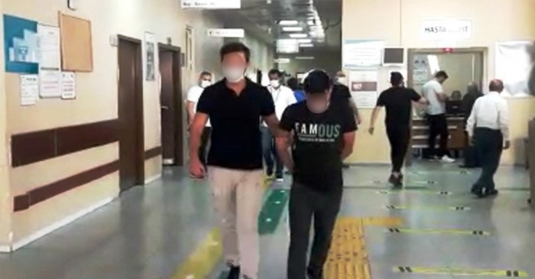 Hırsızlık yaparken suçüstü yakalandılar