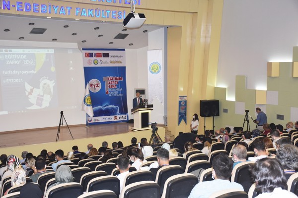 HRÜ’de ev sahipliğinde Yapay Zekâ Uygulamaları Kongresi başladı