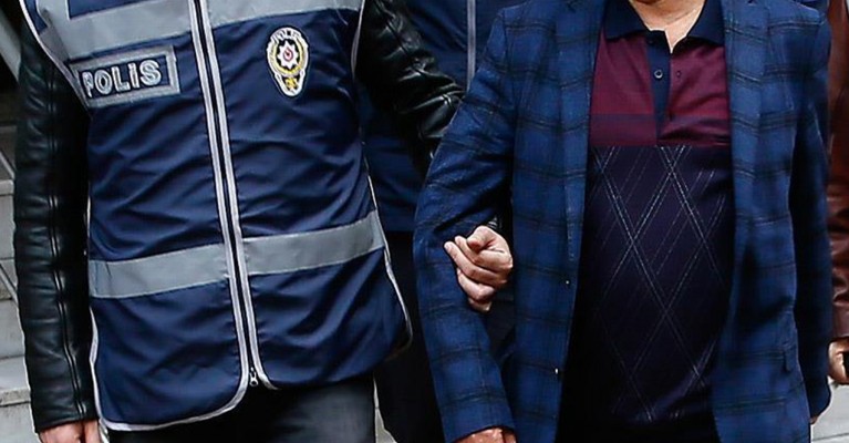 Kamuda FETÖ operasyonu: 9 gözaltı