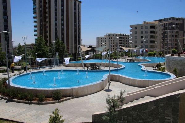 Karaköprü’de 7 bin metrekarelik modern park hizmete sunuldu
