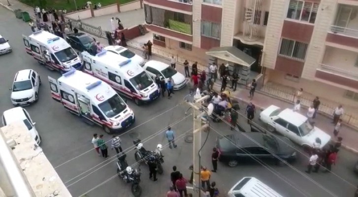 Şanlıurfa'da sokak ortasında çatışma! Yaralılar var