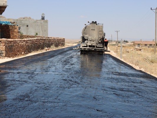 Bozova kırsalında yol yapım atağı