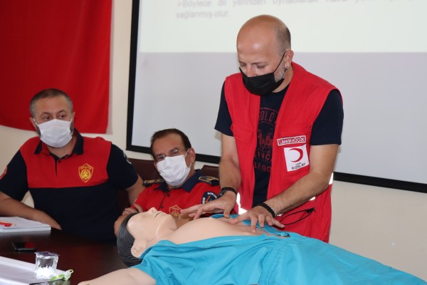 İtfaiye personellerine eğitim verildi