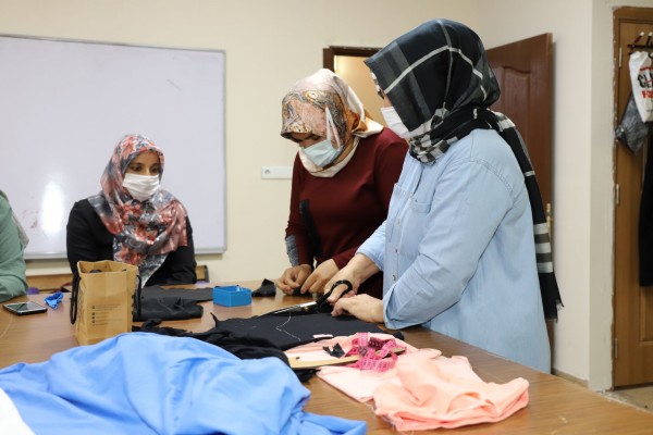Karaköprü’de kadınlar ev ekonomisine katkı sağlıyor