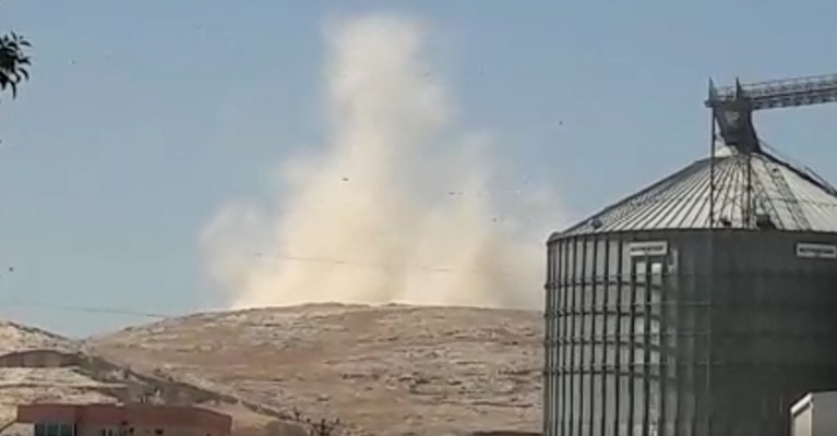 Mıcır ocağında patlama paniğe neden oldu