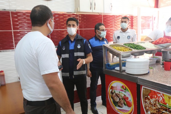 Vatandaşların yoğun kullandığı alanlar dezenfekte edildi